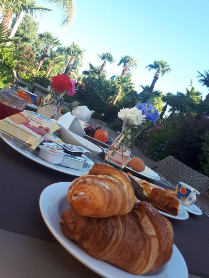 Hotel Ares Pontinia Екстериор снимка