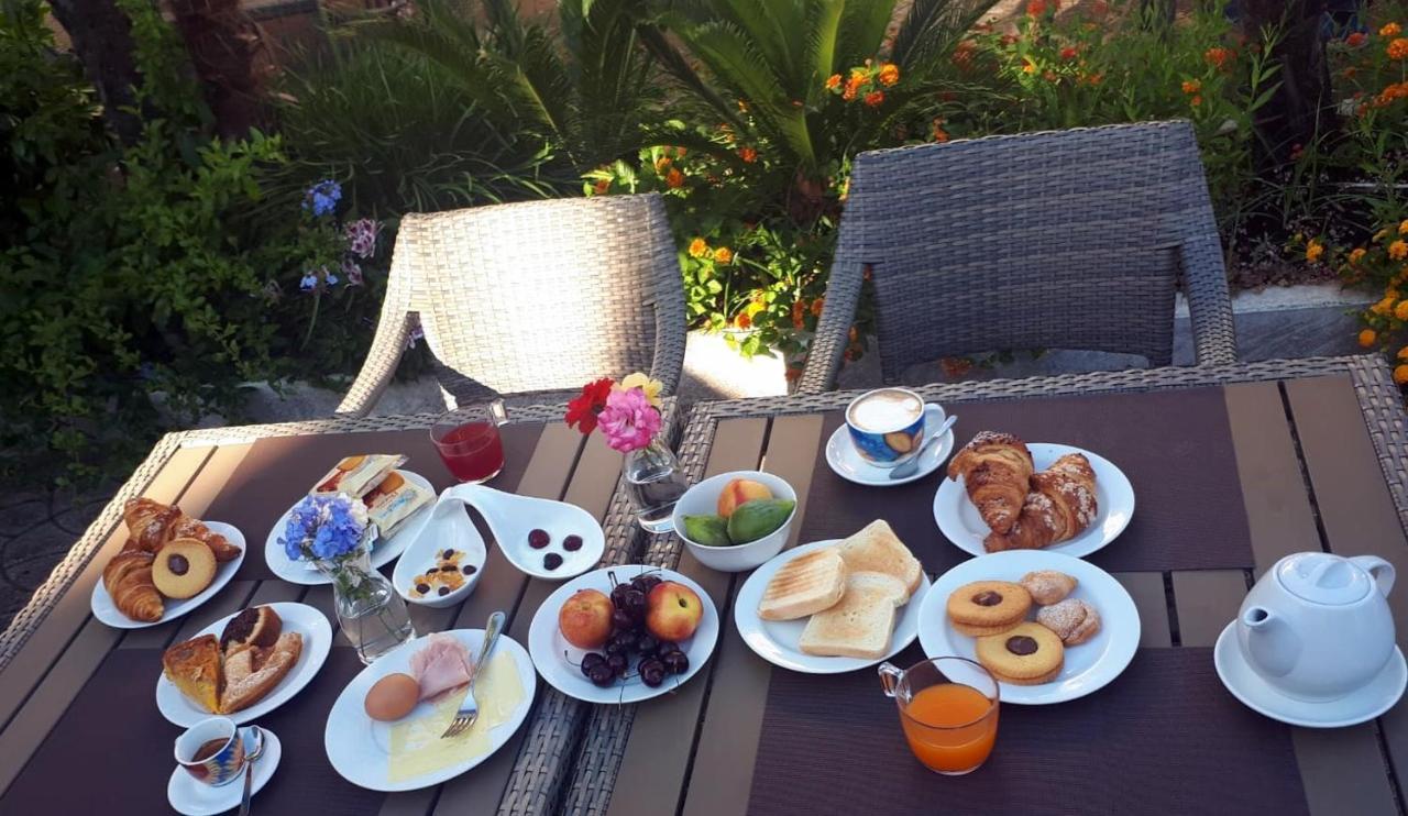 Hotel Ares Pontinia Екстериор снимка