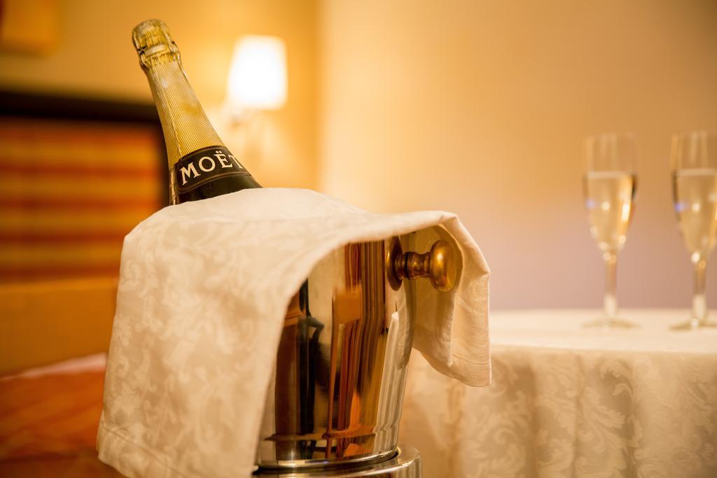 Hotel Ares Pontinia Екстериор снимка