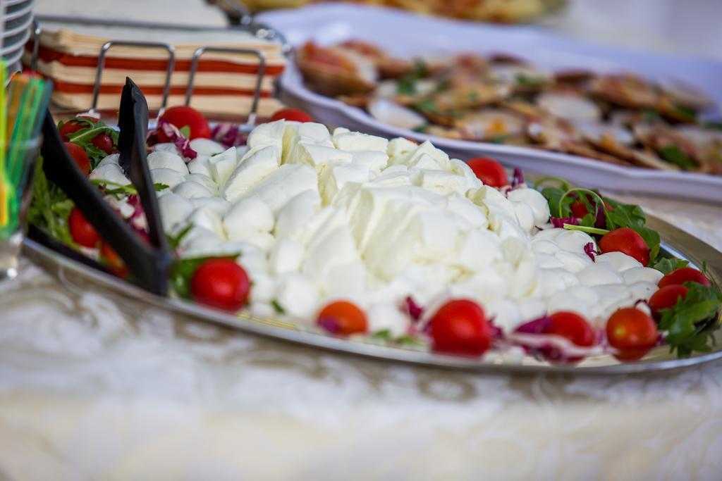 Hotel Ares Pontinia Екстериор снимка