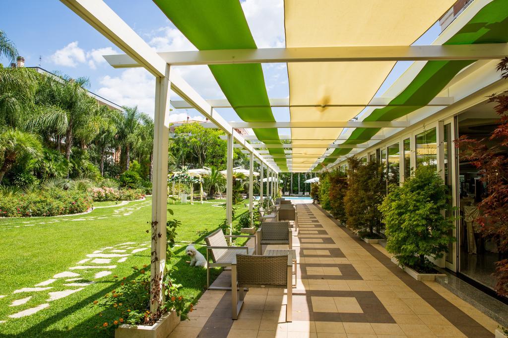Hotel Ares Pontinia Екстериор снимка